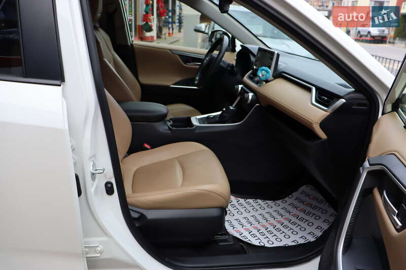 Позашляховик / Кросовер Toyota RAV4 2020 в Львові фото 46 Позашляховик / Кросовер Toyota RAV4 2020 в Львові