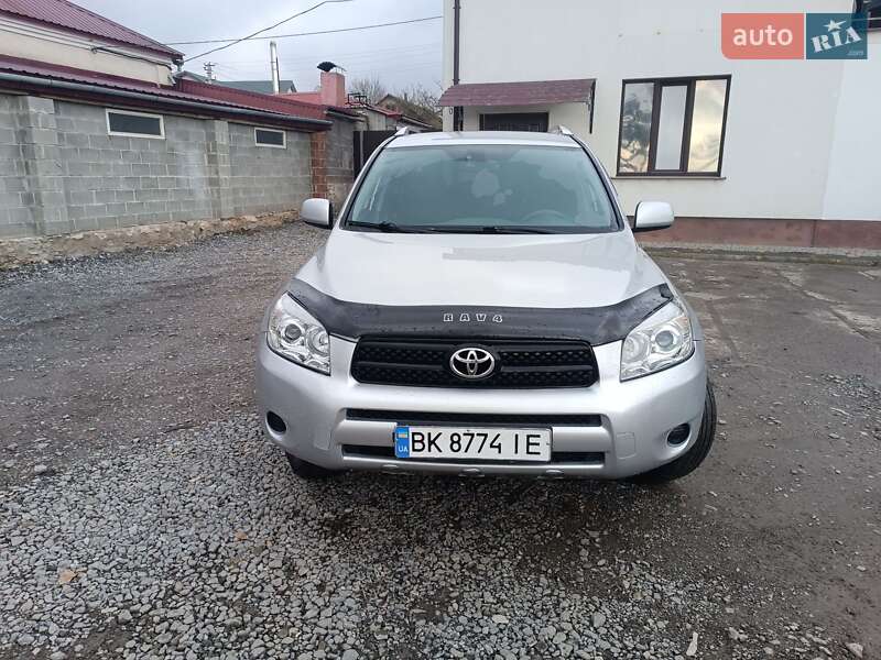 Внедорожник / Кроссовер Toyota RAV4 2007 в Шумске