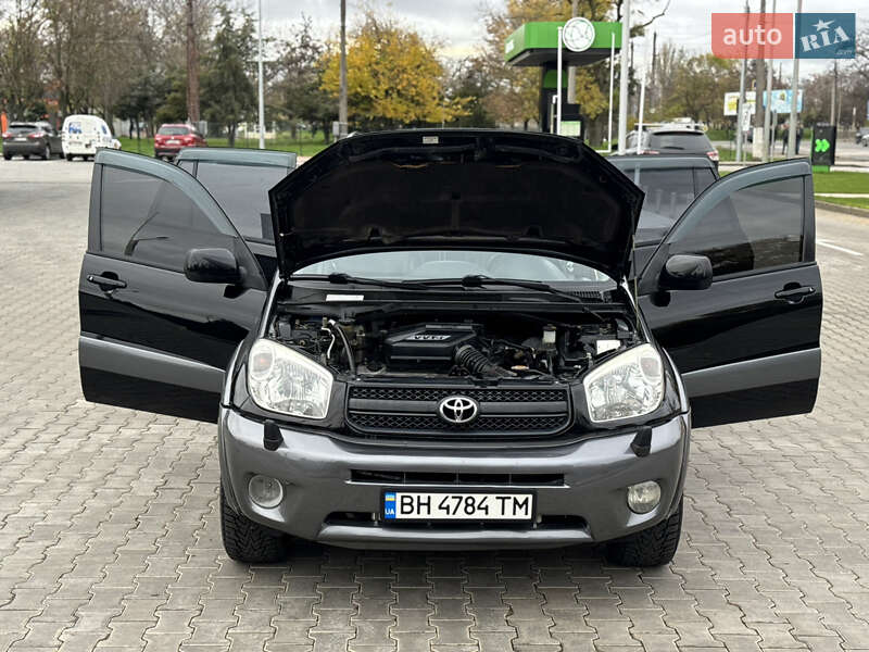 Внедорожник / Кроссовер Toyota RAV4 2004 в Одессе