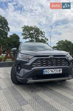 Внедорожник / Кроссовер Toyota RAV4 2022 в Ужгороде