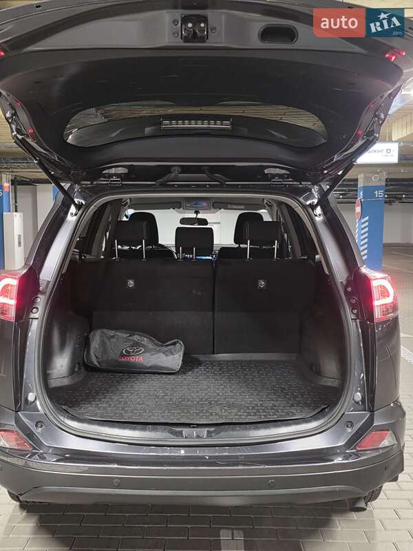 Внедорожник / Кроссовер Toyota RAV4 2016 в Киеве фото 15 Внедорожник / Кроссовер Toyota RAV4 2016 в Киеве