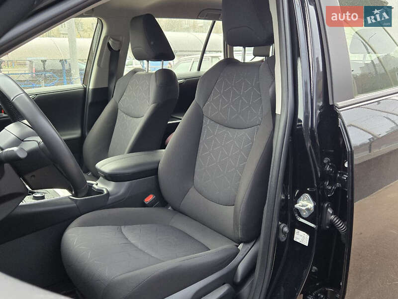 Позашляховик / Кросовер Toyota RAV4 2023 в Києві фото 9 Позашляховик / Кросовер Toyota RAV4 2023 в Києві