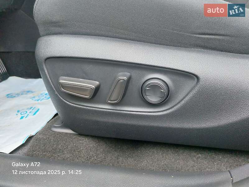 Внедорожник / Кроссовер Toyota RAV4 2023 в Киеве фото 22 Внедорожник / Кроссовер Toyota RAV4 2023 в Киеве