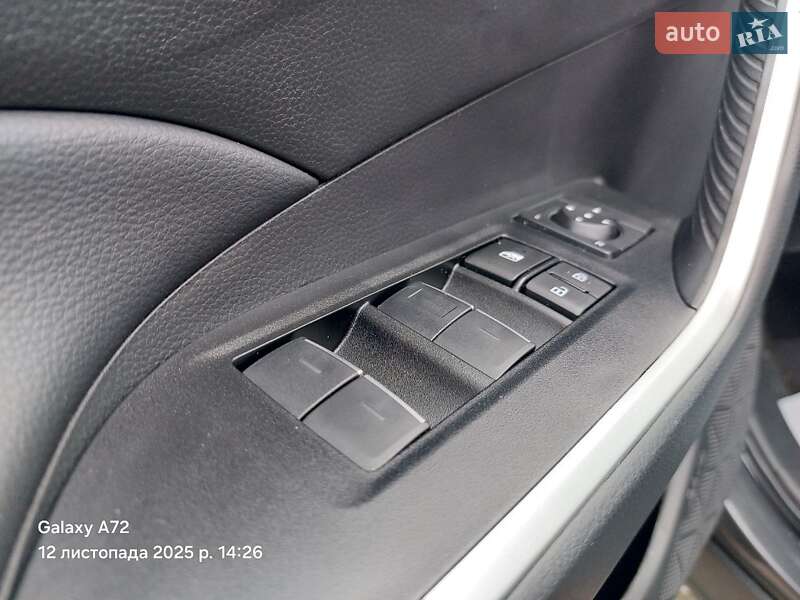 Внедорожник / Кроссовер Toyota RAV4 2023 в Киеве фото 23 Внедорожник / Кроссовер Toyota RAV4 2023 в Киеве