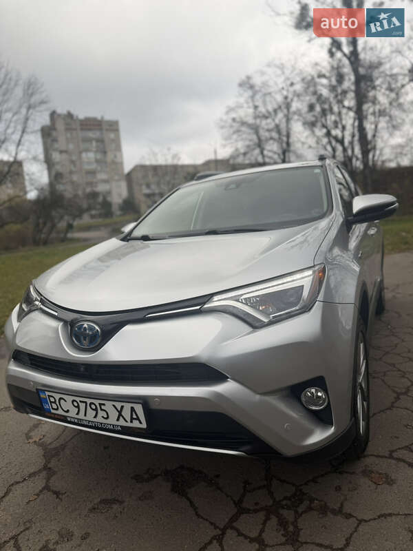 Внедорожник / Кроссовер Toyota RAV4 2016 в Львове