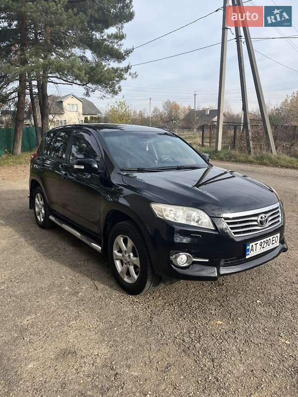 Внедорожник / Кроссовер Toyota RAV4 2011 в Богородчанах