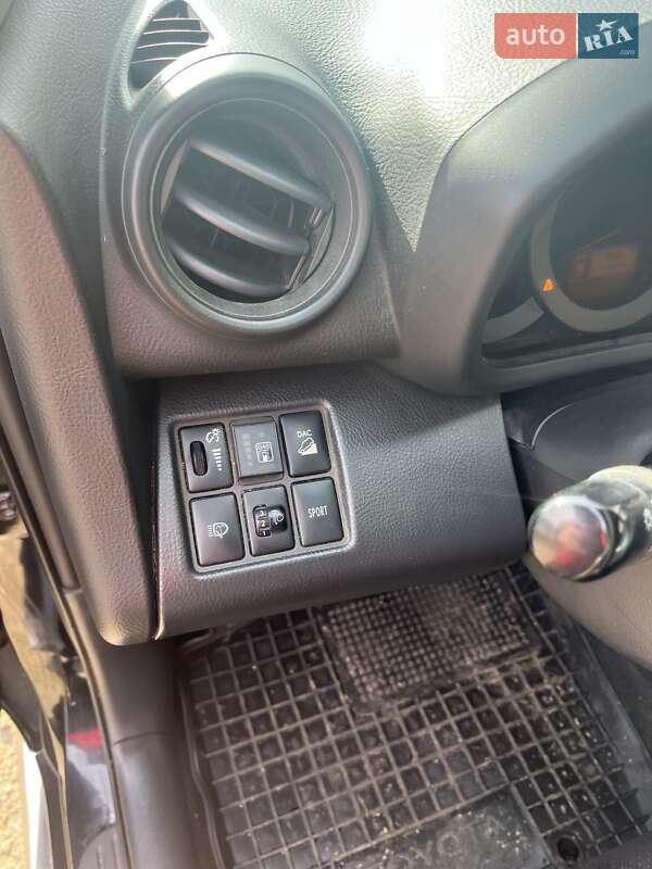 Внедорожник / Кроссовер Toyota RAV4 2011 в Богородчанах