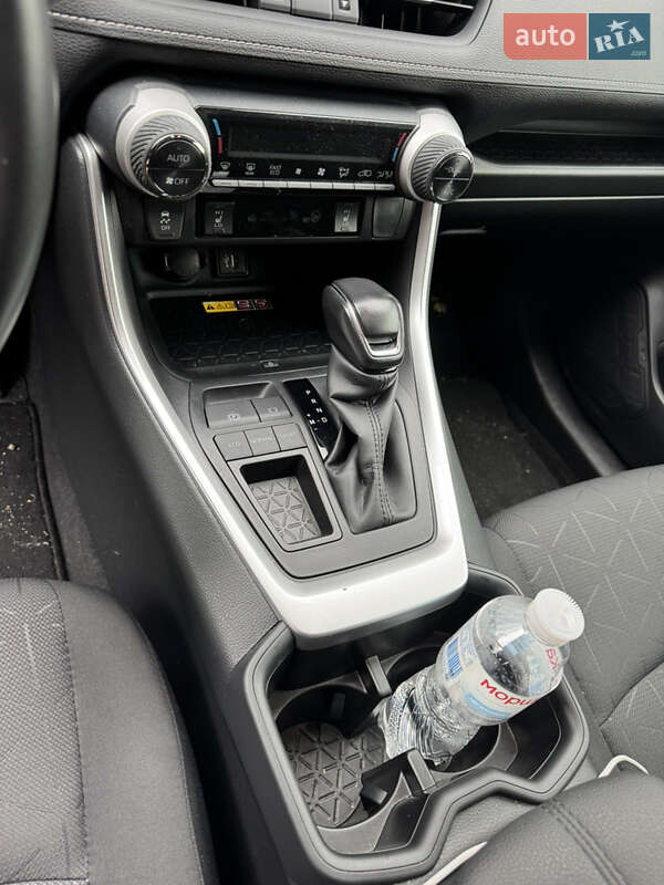 Внедорожник / Кроссовер Toyota RAV4 2023 в Киеве