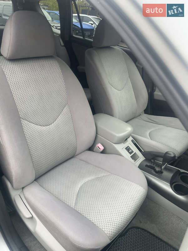 Внедорожник / Кроссовер Toyota RAV4 2008 в Коростене