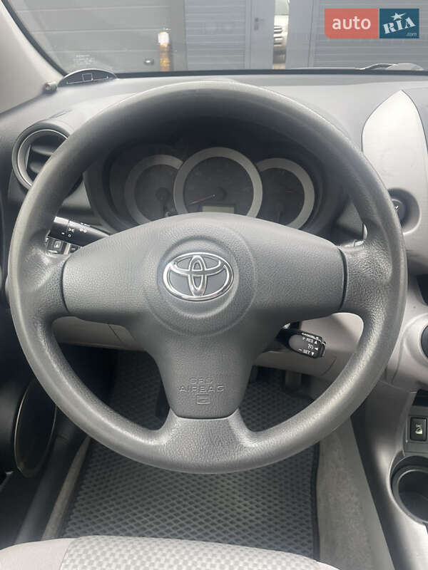 Внедорожник / Кроссовер Toyota RAV4 2008 в Коростене