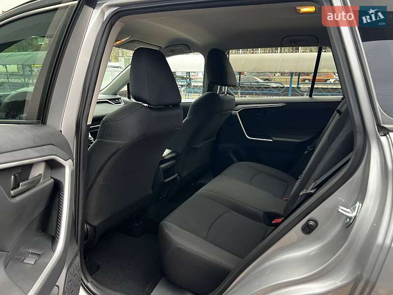 Внедорожник / Кроссовер Toyota RAV4 2021 в Киеве фото 12 Внедорожник / Кроссовер Toyota RAV4 2021 в Киеве