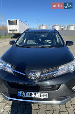 Внедорожник / Кроссовер Toyota RAV4 2014 в Корниче