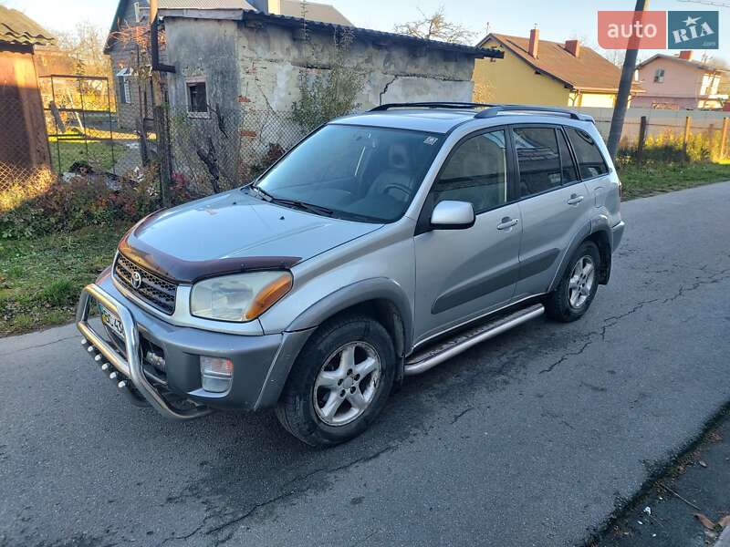Внедорожник / Кроссовер Toyota RAV4 2001 в Стрые