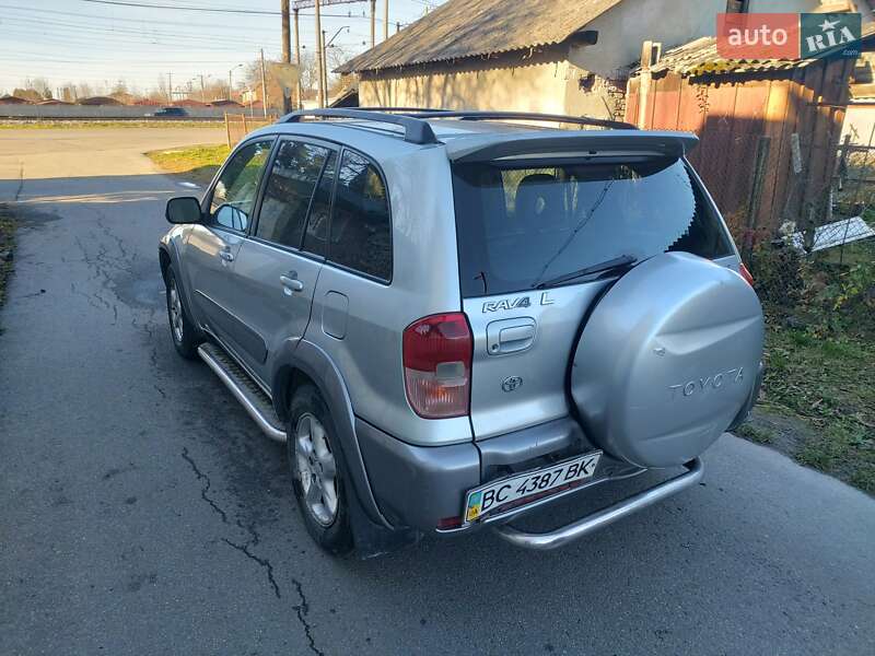 Внедорожник / Кроссовер Toyota RAV4 2001 в Стрые