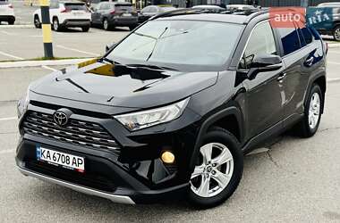Внедорожник / Кроссовер Toyota RAV4 2020 в Киеве