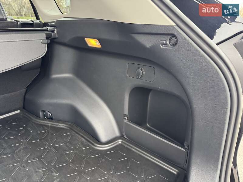 Позашляховик / Кросовер Toyota RAV4 2020 в Києві