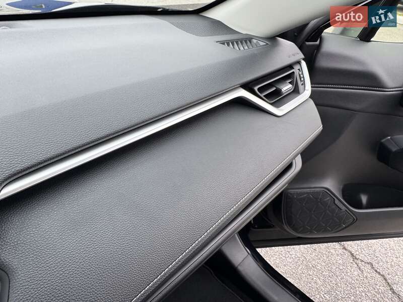 Позашляховик / Кросовер Toyota RAV4 2020 в Києві