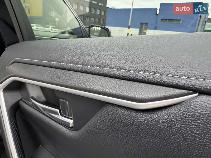 Позашляховик / Кросовер Toyota RAV4 2020 в Києві