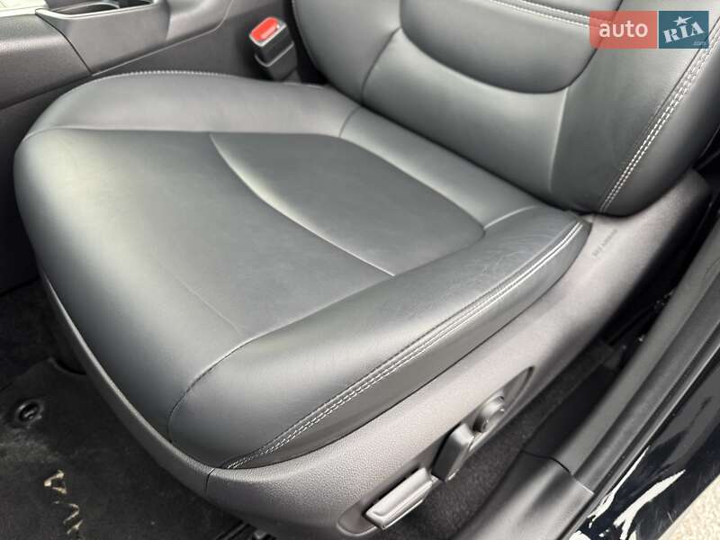 Позашляховик / Кросовер Toyota RAV4 2020 в Києві