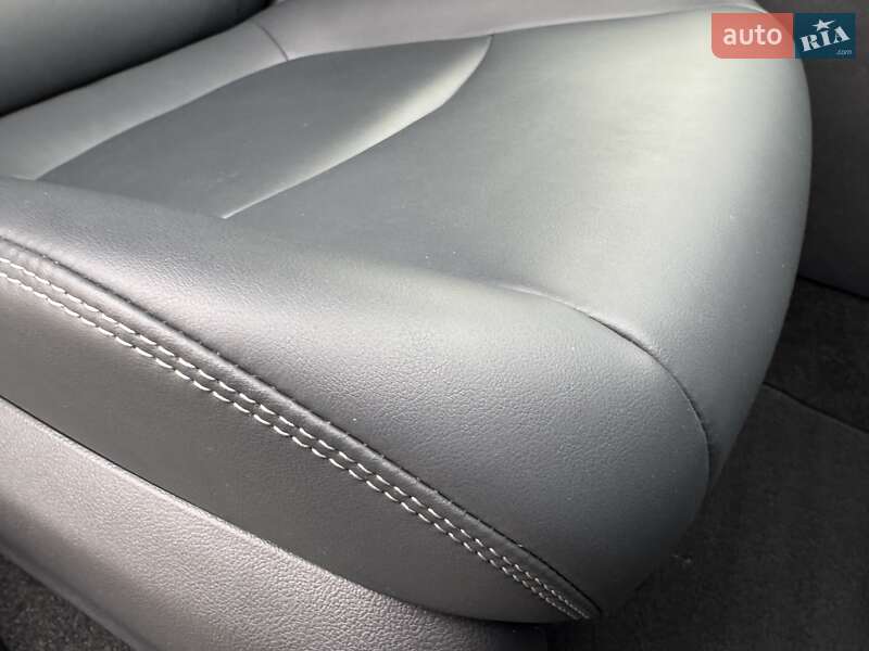 Позашляховик / Кросовер Toyota RAV4 2020 в Києві