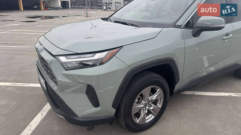 Внедорожник / Кроссовер Toyota RAV4 2022 в Киеве