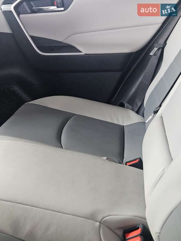 Позашляховик / Кросовер Toyota RAV4 2022 в Києві фото 9 Позашляховик / Кросовер Toyota RAV4 2022 в Києві