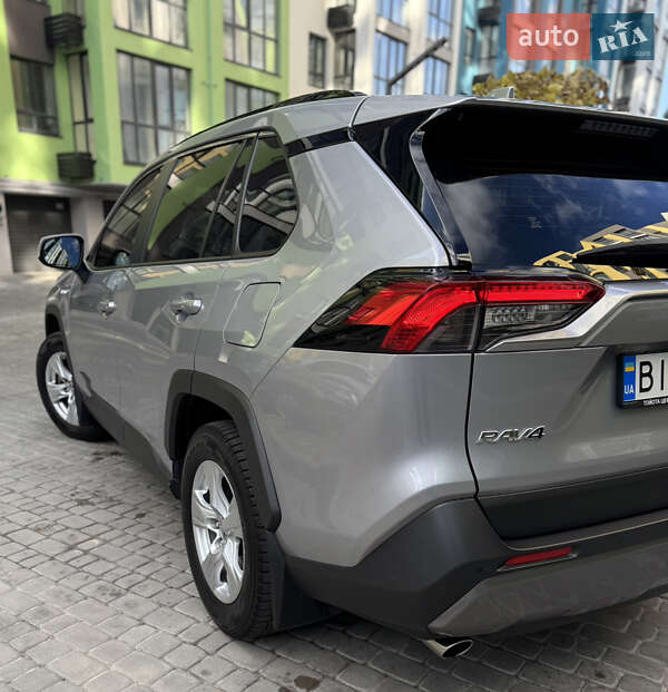 Внедорожник / Кроссовер Toyota RAV4 2020 в Днепре фото 8 Внедорожник / Кроссовер Toyota RAV4 2020 в Днепре