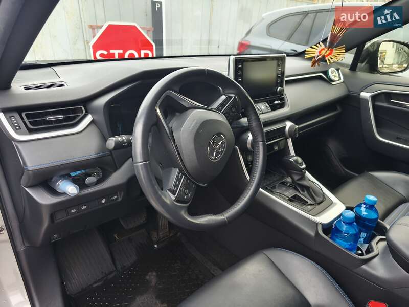 Внедорожник / Кроссовер Toyota RAV4 2019 в Киеве фото 7 Внедорожник / Кроссовер Toyota RAV4 2019 в Киеве