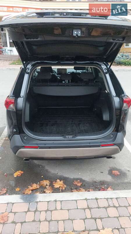 Внедорожник / Кроссовер Toyota RAV4 2022 в Киеве