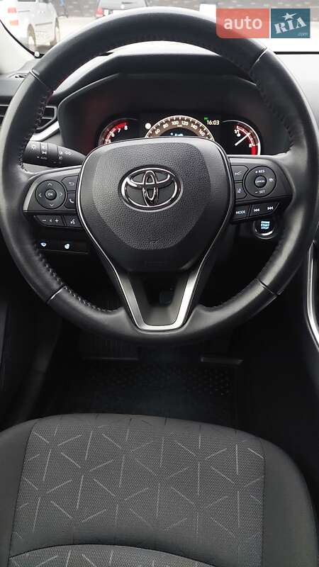 Внедорожник / Кроссовер Toyota RAV4 2022 в Киеве