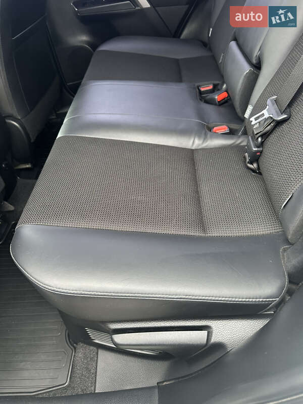Внедорожник / Кроссовер Toyota RAV4 2016 в Киеве фото 29 Внедорожник / Кроссовер Toyota RAV4 2016 в Киеве