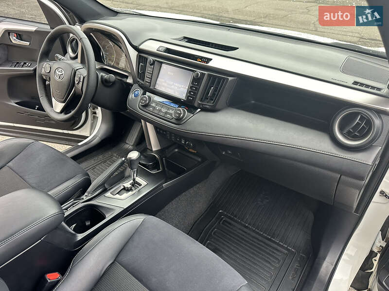 Внедорожник / Кроссовер Toyota RAV4 2016 в Киеве фото 31 Внедорожник / Кроссовер Toyota RAV4 2016 в Киеве