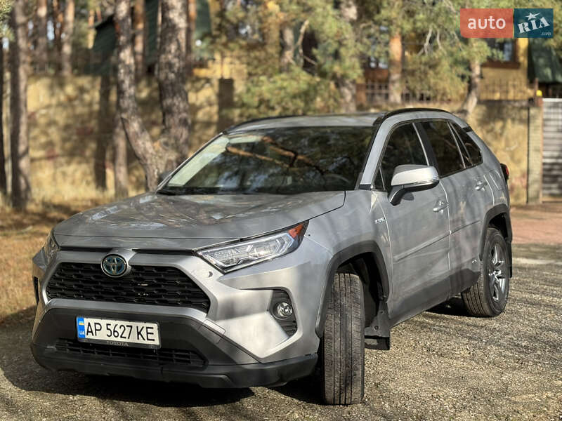Внедорожник / Кроссовер Toyota RAV4 2019 в Киеве