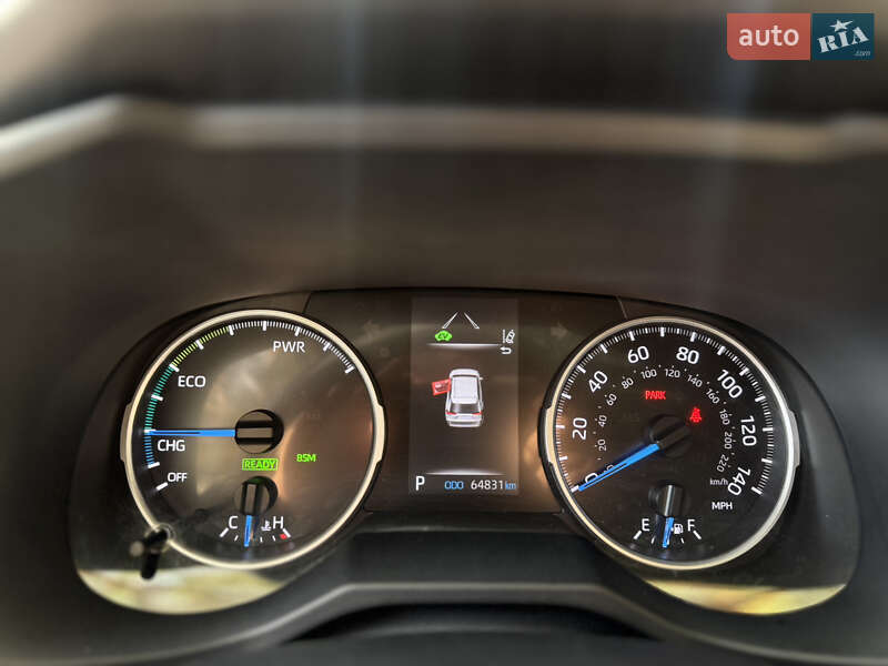 Внедорожник / Кроссовер Toyota RAV4 2019 в Киеве