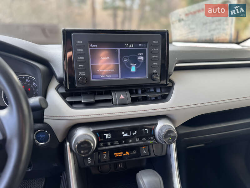 Внедорожник / Кроссовер Toyota RAV4 2019 в Киеве