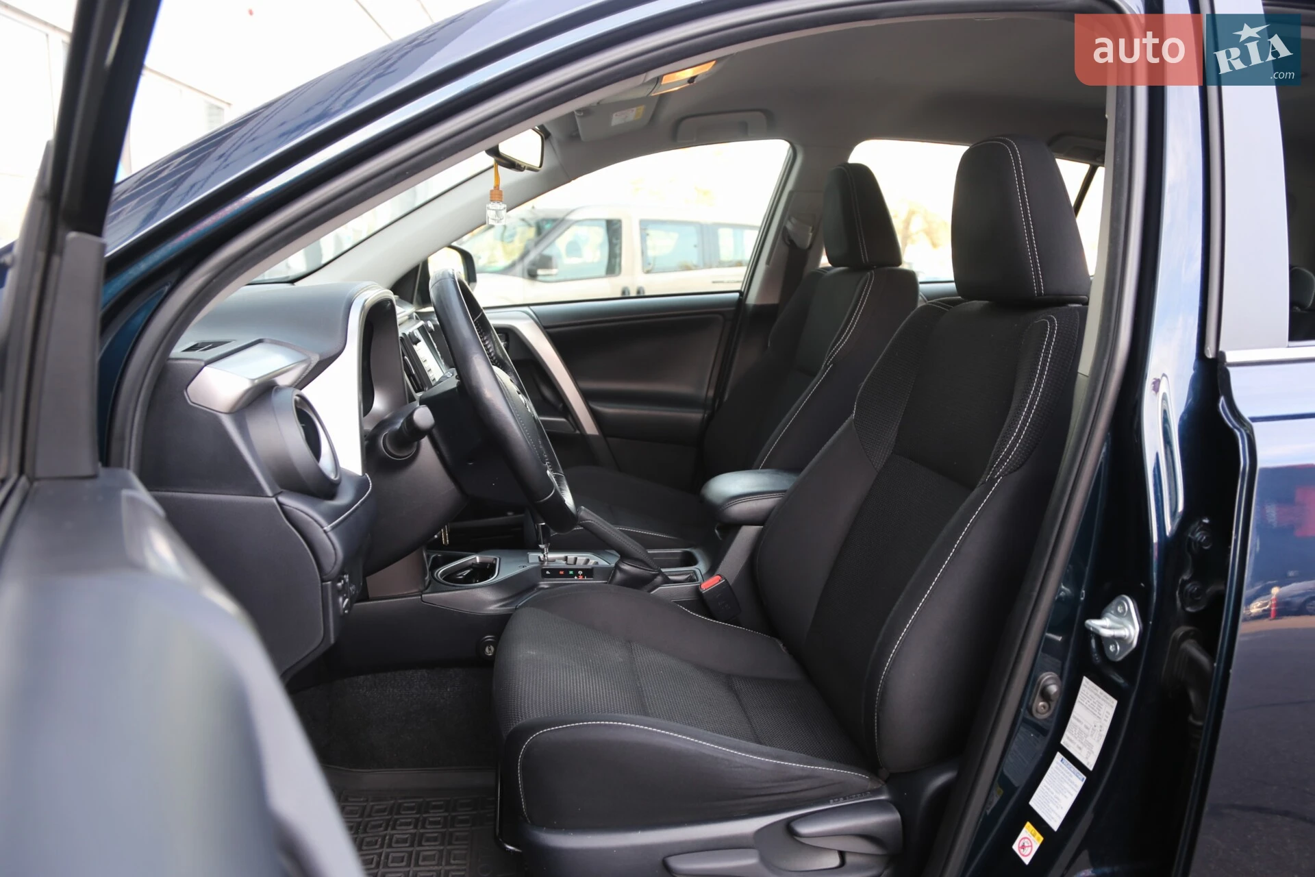 2017 Toyota RAV 4 - мініатюра 9