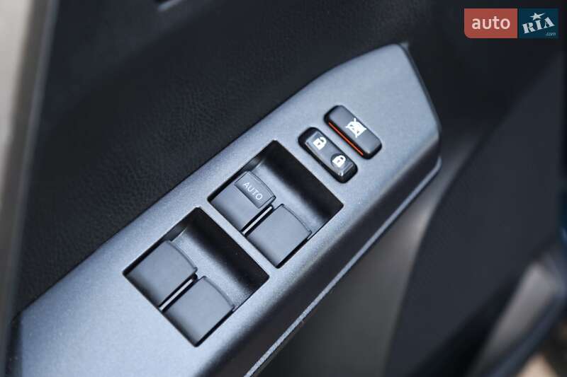 Внедорожник / Кроссовер Toyota RAV4 2017 в Киеве фото 24 Внедорожник / Кроссовер Toyota RAV4 2017 в Киеве