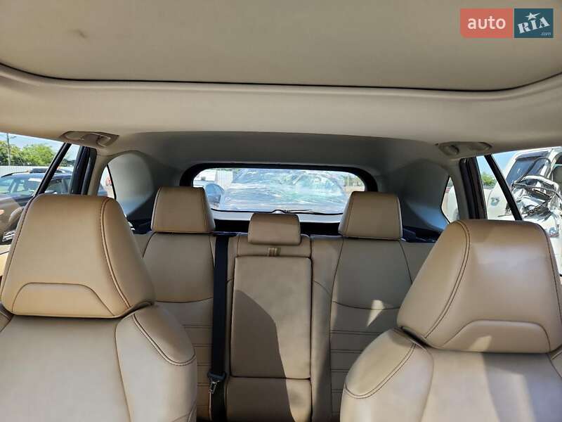 Внедорожник / Кроссовер Toyota RAV4 2021 в Черновцах