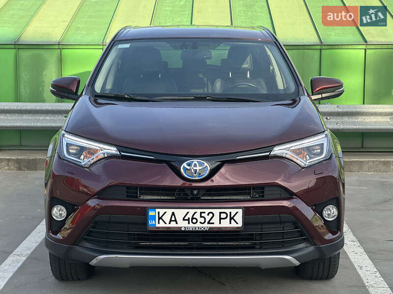 Внедорожник / Кроссовер Toyota RAV4 2017 в Киеве
