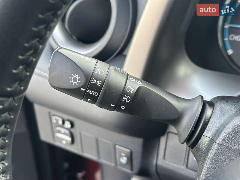 Внедорожник / Кроссовер Toyota RAV4 2017 в Киеве