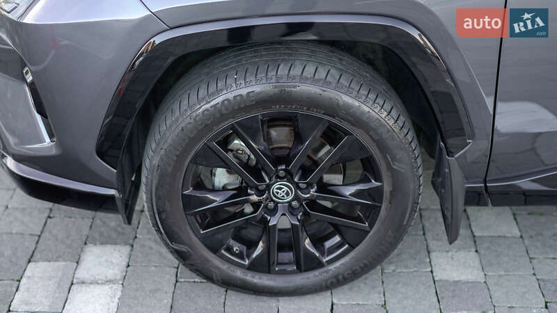 Внедорожник / Кроссовер Toyota RAV4 2023 в Львове