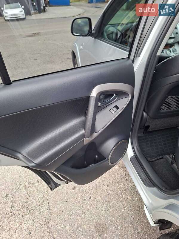 Внедорожник / Кроссовер Toyota RAV4 2006 в Харькове фото 5 Внедорожник / Кроссовер Toyota RAV4 2006 в Харькове