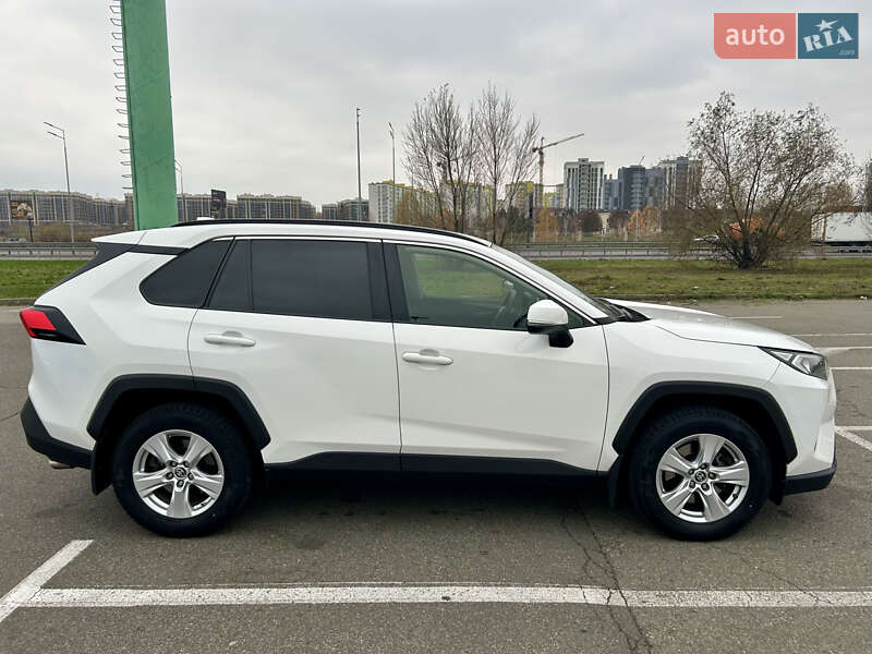 Внедорожник / Кроссовер Toyota RAV4 2019 в Киеве фото 4 Внедорожник / Кроссовер Toyota RAV4 2019 в Киеве