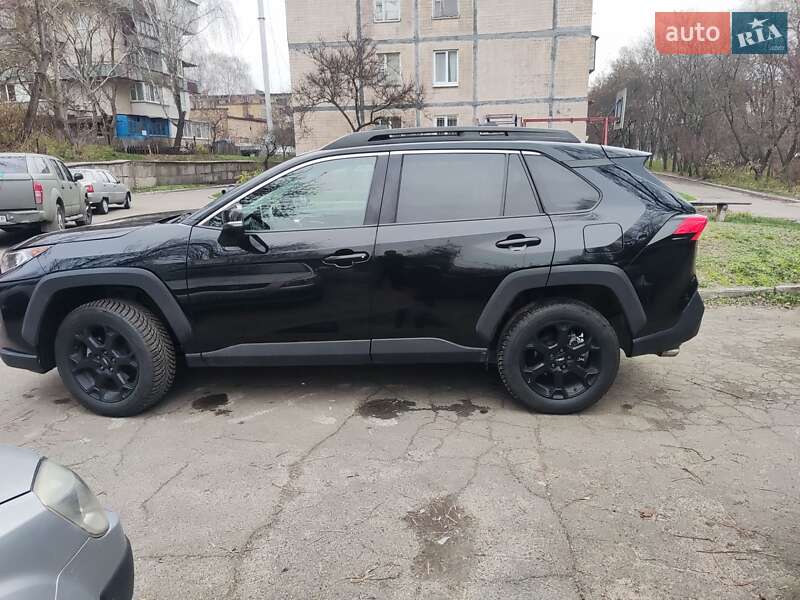 Внедорожник / Кроссовер Toyota RAV4 2019 в Киеве