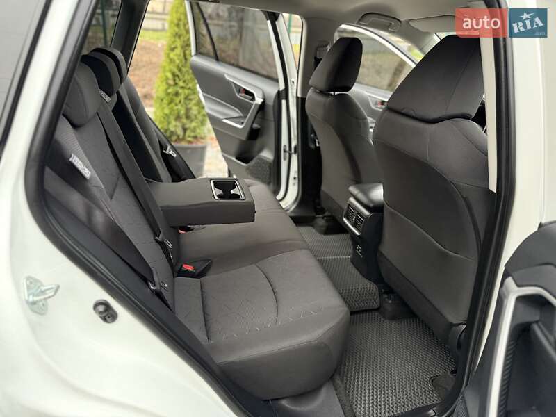 Внедорожник / Кроссовер Toyota RAV4 2020 в Виннице фото 37 Внедорожник / Кроссовер Toyota RAV4 2020 в Виннице