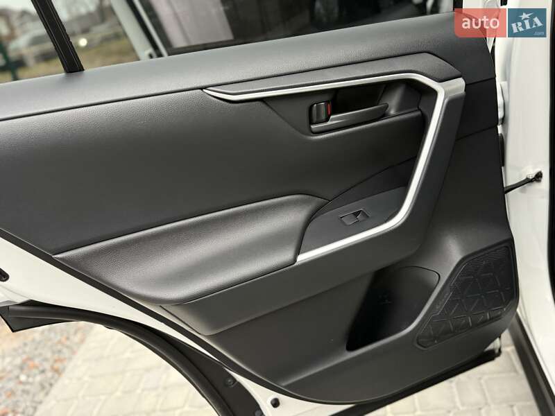 Внедорожник / Кроссовер Toyota RAV4 2020 в Виннице фото 56 Внедорожник / Кроссовер Toyota RAV4 2020 в Виннице