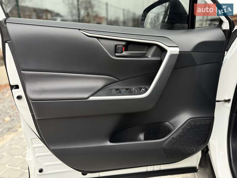 Внедорожник / Кроссовер Toyota RAV4 2020 в Виннице фото 55 Внедорожник / Кроссовер Toyota RAV4 2020 в Виннице