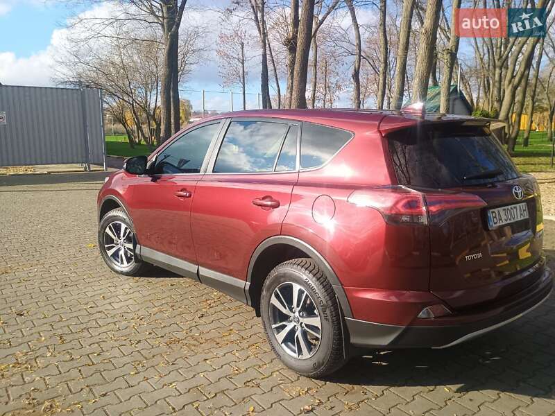 Позашляховик / Кросовер Toyota RAV4 2017 в Олександрії фото 9 Позашляховик / Кросовер Toyota RAV4 2017 в Олександрії