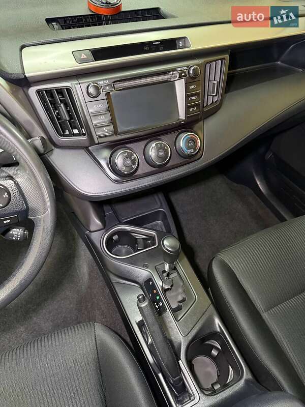 Позашляховик / Кросовер Toyota RAV4 2016 в Харкові