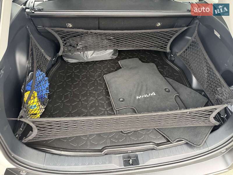 Внедорожник / Кроссовер Toyota RAV4 2019 в Киеве фото 24 Внедорожник / Кроссовер Toyota RAV4 2019 в Киеве